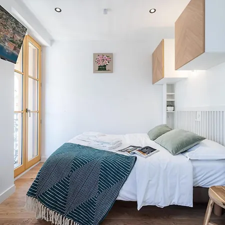 Buffa 3-53 - Superb Center * 니스